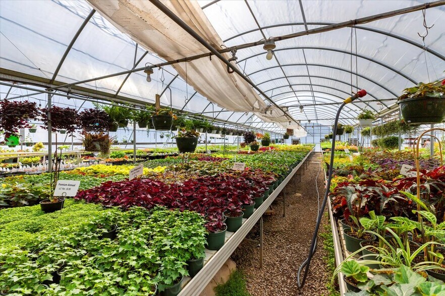 More Photos Of 1356 Coopers Cove Rd, Hardy Specialty For Sale