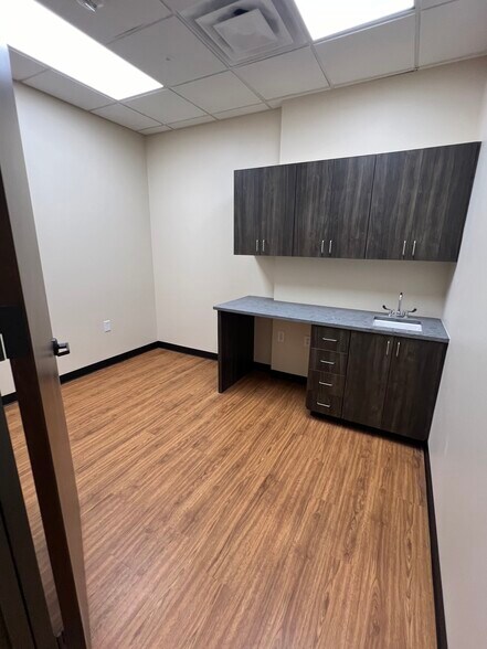 More Photos Of 25140 Kingsland, Katy Office For Lease