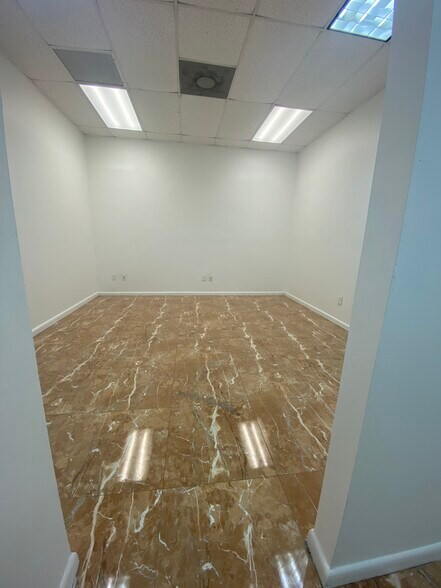 More Photos Of 163-175 Cleary Rd, West Palm Beach Warehouse For Lease