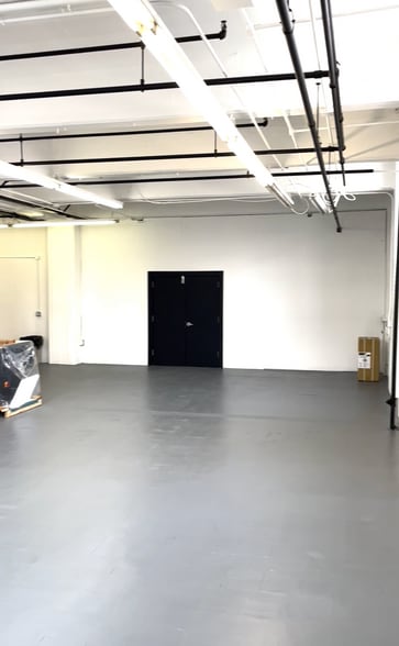 More Photos Of 195 New York Ave, Jersey City Warehouse For Lease