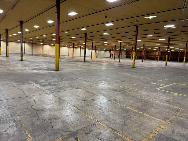 More Photos Of 2700 McDonough Rd, Joliet Manufacturing For Lease