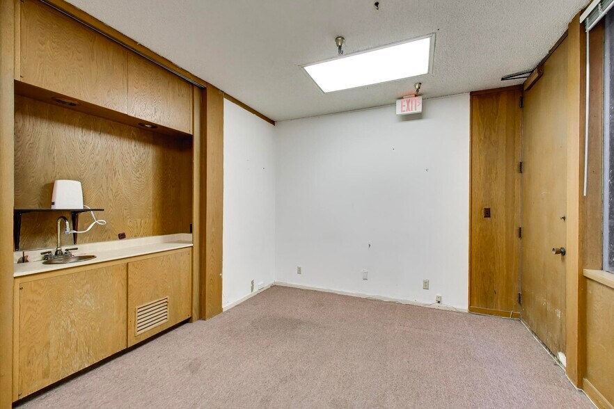 More Photos Of 667 Clay St, San Francisco Office Residential For Lease