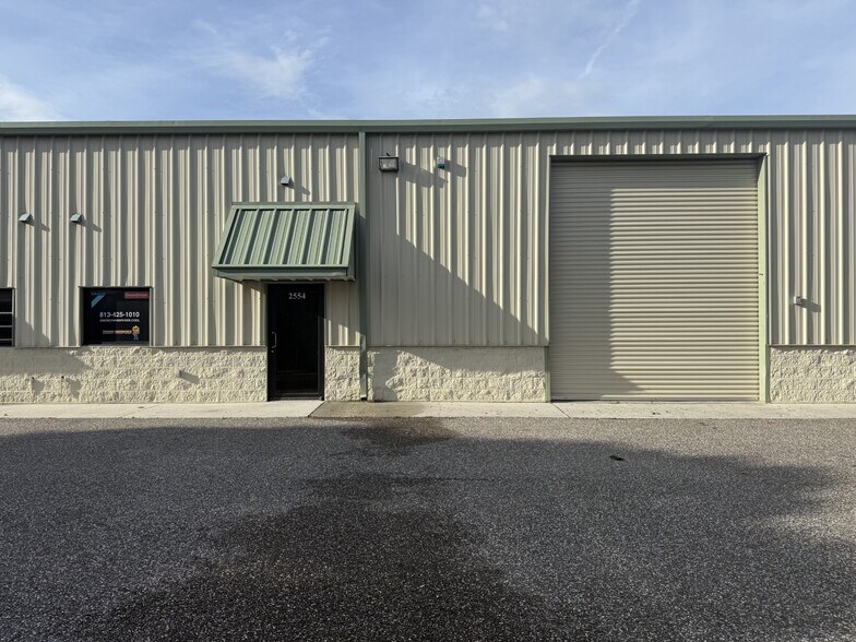 Primary Photo Of 2552-2558 Merchant Ave, Odessa Warehouse For Lease