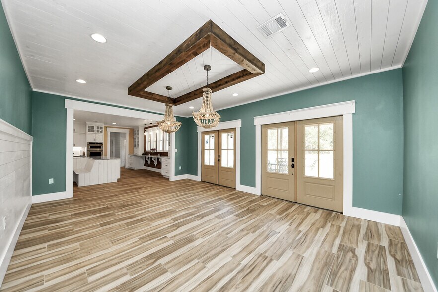 More Photos Of 17188 Highway 321, Dayton Specialty For Sale