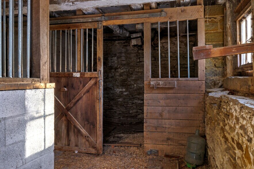 More Photos Of 118 Saltarka Ln, Zelienople Specialty For Sale