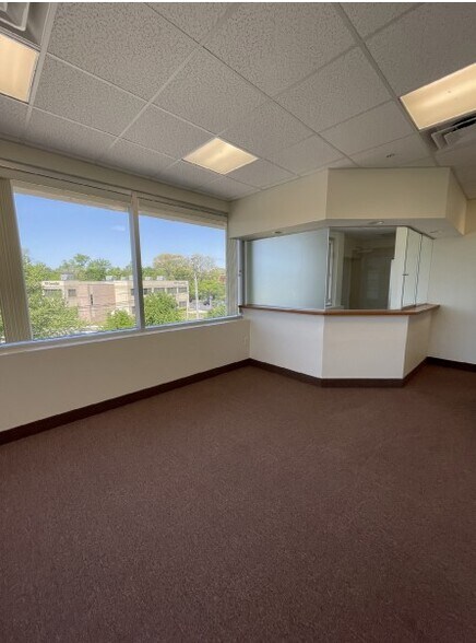 More Photos Of 7671 Quarterfield Rd, Glen Burnie Medical For Lease