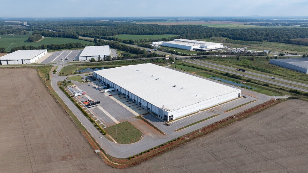 More Photos Of 23366 Bibb Garrett Rd, Tanner Distribution For Lease
