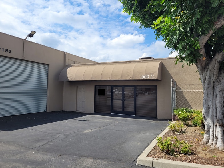 More Photos Of 1009-1033 Brooks St, Ontario Warehouse For Lease