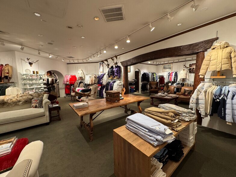 More Photos Of 419 E Cooper Ave, Aspen General Retail For Lease