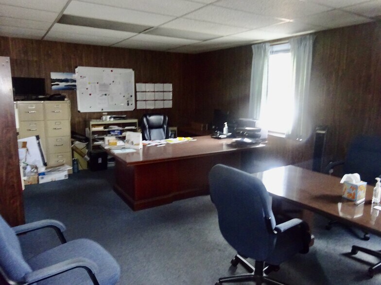 More Photos Of 3146 Marion St, Laureldale Manufacturing For Sale