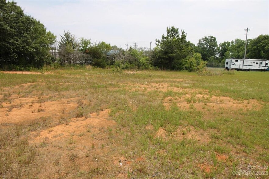 More Photos Of 201 White Jenkins Rd, Bessemer City Self Storage For Sale