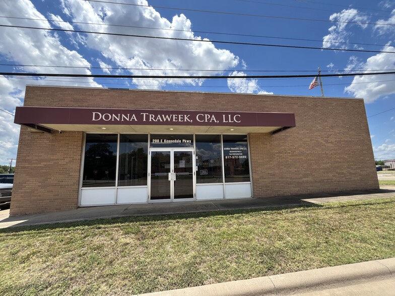 Primary Photo Of 200 E Kennedale Pky, Kennedale Office For Sale