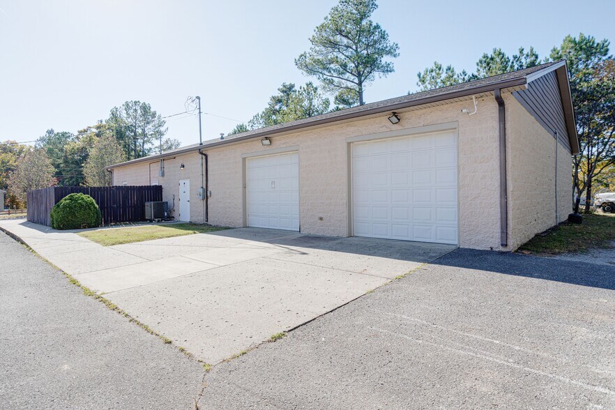 More Photos Of 7107 Juniper Rd, Fairview Showroom For Sale