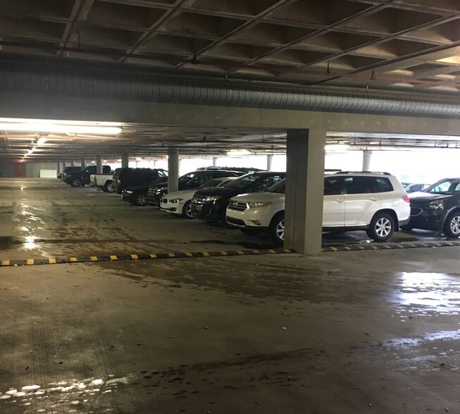 More Photos Of 5240 Poplar Ave, Memphis Office For Lease