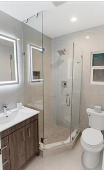More Photos Of 900 Brier Ln, Glendale Apartments For Sale