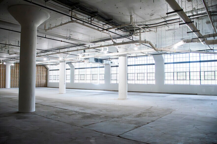 More Photos Of 420 Memorial Dr, Danville General Retail For Lease