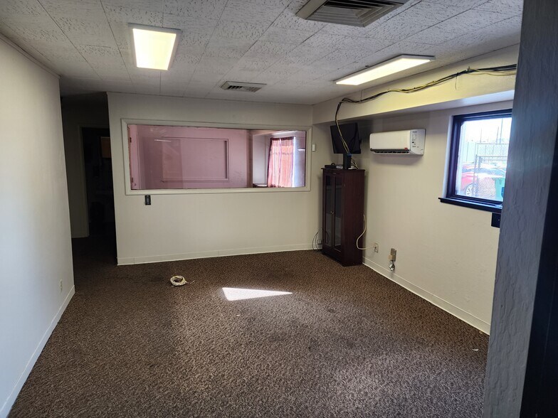 More Photos Of 517 Evans Ave, Reno Warehouse For Lease