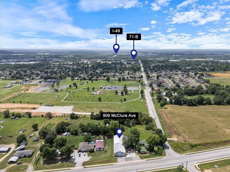 More Photos Of 909 McClure Ave, Lowell Service For Sale