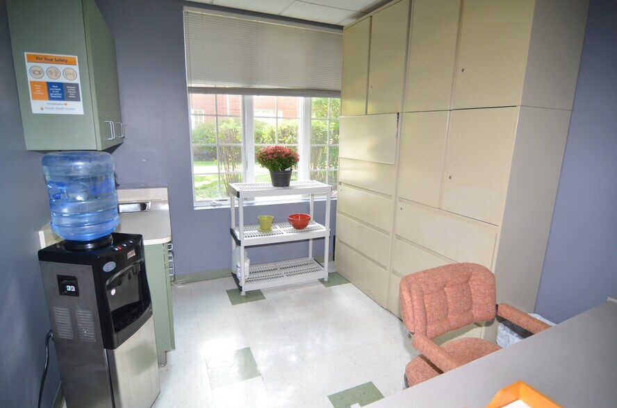 More Photos Of 611-624 Courtyard Dr, Hillsborough Medical For Sale