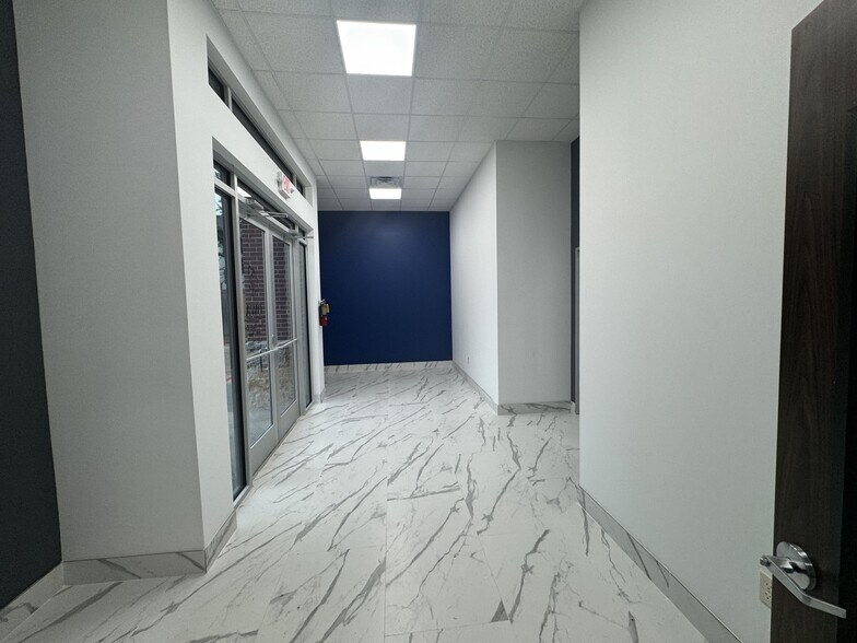 More Photos Of 11507 S Highway 6, Sugar Land Freestanding For Lease