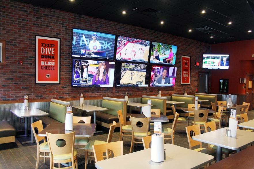 More Photos Of 3845 Village Dr, Lincoln Restaurant For Lease