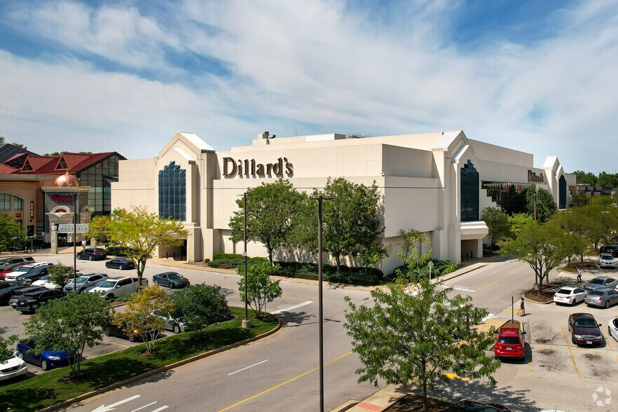 More Photos Of 1155-2461 St. Louis Galleria, Saint Louis Unknown For Lease