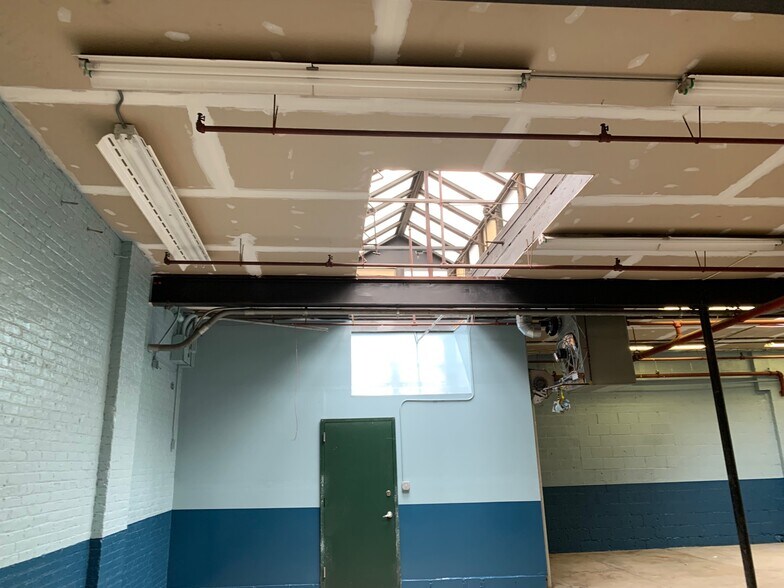 More Photos Of 210-211 Cottage St, Poughkeepsie Warehouse For Lease