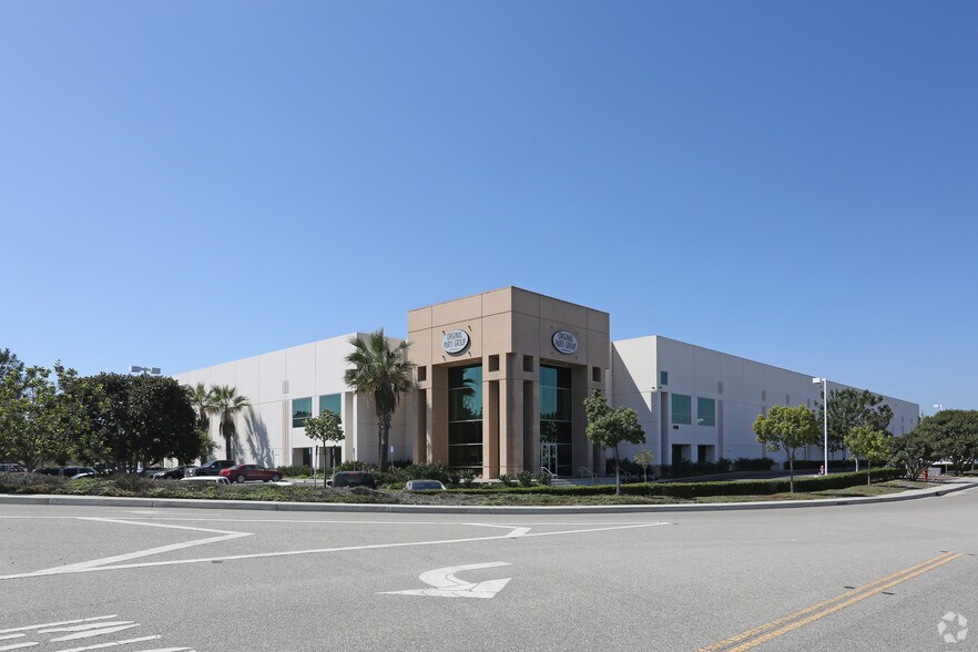 More Photos Of 1770 Saturn Way, Seal Beach Distribution For Lease