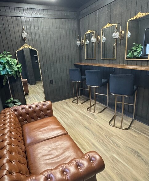 More Photos Of 32400 Geneva Rd, Salem General Retail For Sale