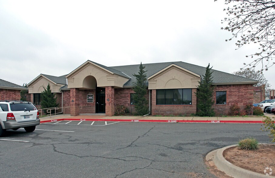 More Photos Of 425 S Fretz Ave, Edmond Unknown For Lease