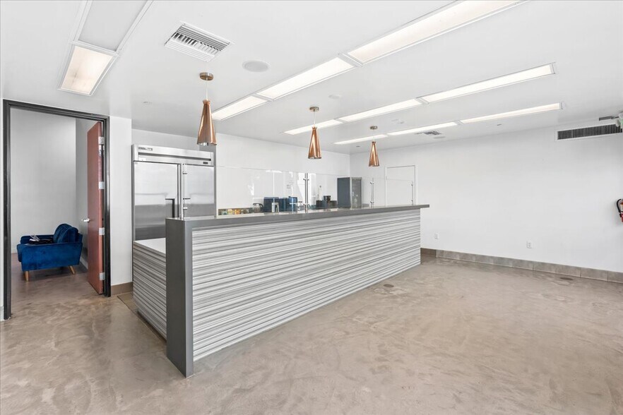 More Photos Of 15210 Central Ave, Chino Loft Creative Space For Sale