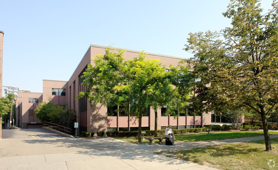 More Photos Of 737 Delaware Ave, Buffalo Office For Lease