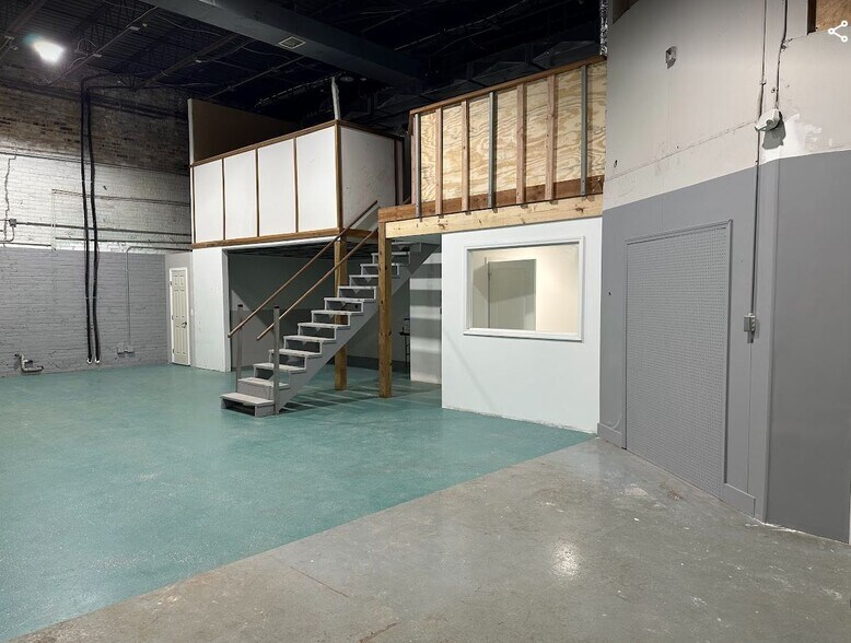 More Photos Of 5439-5441 Merriam Dr, Merriam Warehouse For Sale