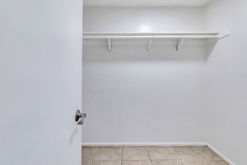 More Photos Of 710 W Washington Ave, Santa Ana Apartments For Sale
