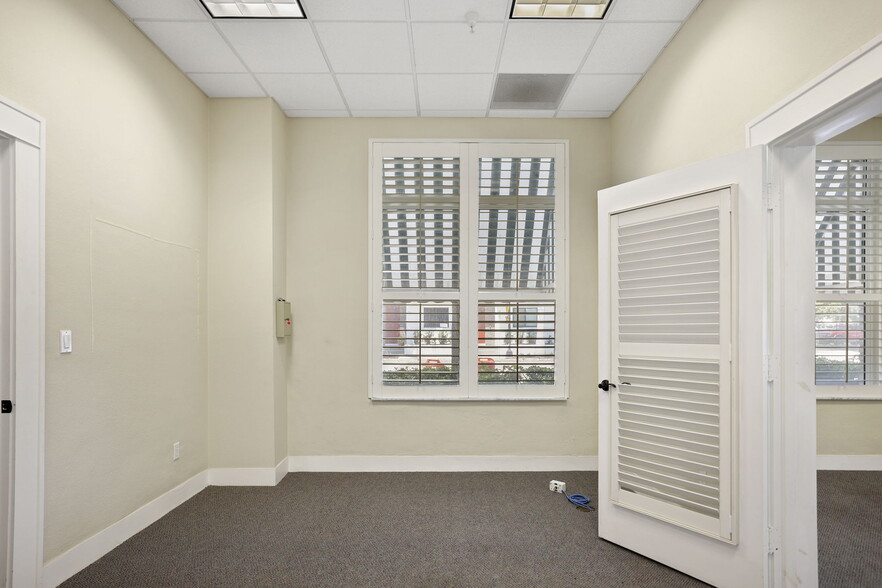 More Photos Of 155 8th St N, Saint Petersburg Office Residential For Lease