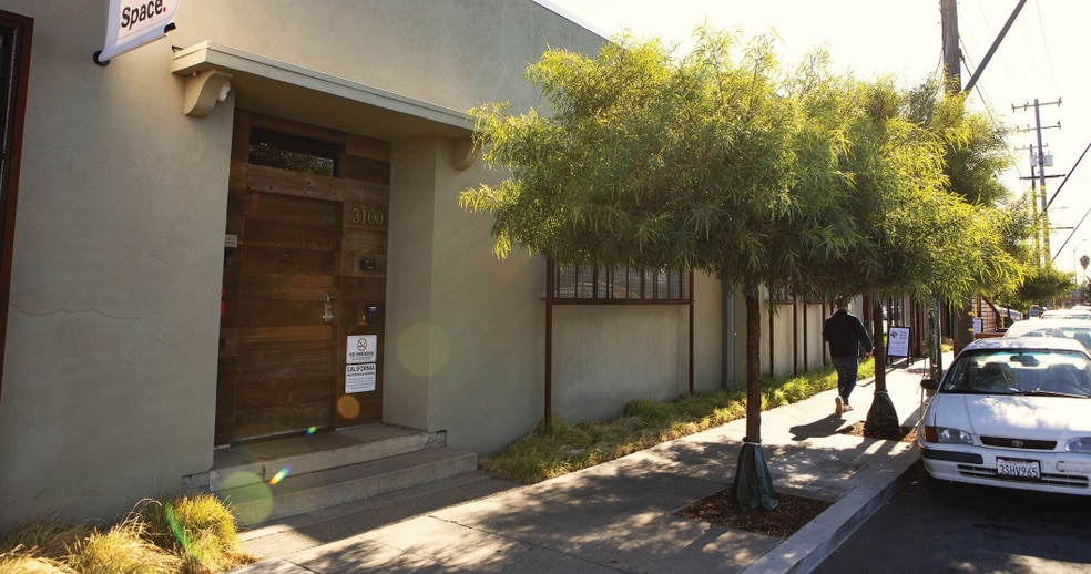 Primary Photo Of 3100 E 10th St, Oakland Warehouse For Lease