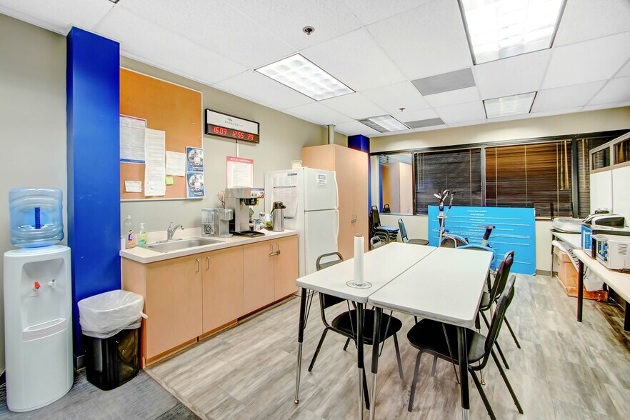 More Photos Of 9301 Corbin Ave, Northridge Office For Lease