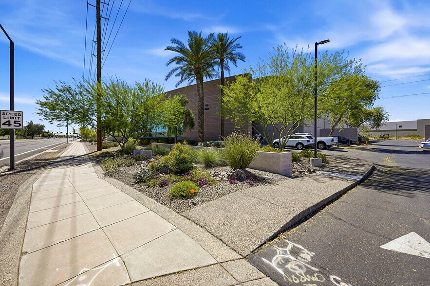 More Photos Of 8060 S Kyrene Rd, Tempe Light Manufacturing For Lease