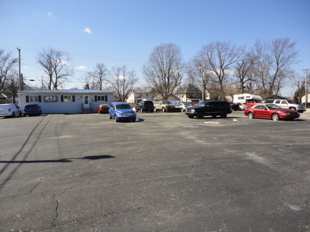 More Photos Of 2821 S Madison St, Muncie General Retail For Lease