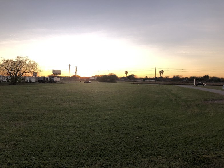 More Photos Of 13002 N Navarro St, Victoria Land For Sale