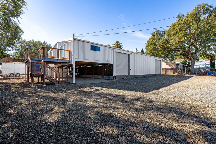 Primary Photo Of 833 Gravenstein Ave, Sebastopol Warehouse For Sale