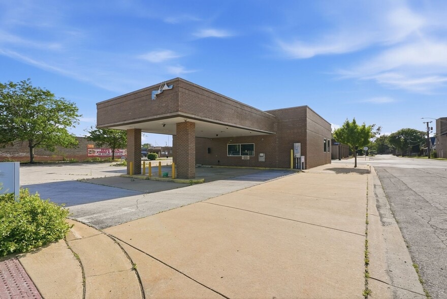 More Photos Of 14121 Doctor Martin Luther King Jr Dr, Dolton Fast Food For Sale