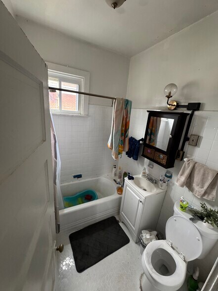 More Photos Of 1126 Northampton St, Easton Storefront Retail Residential For Sale