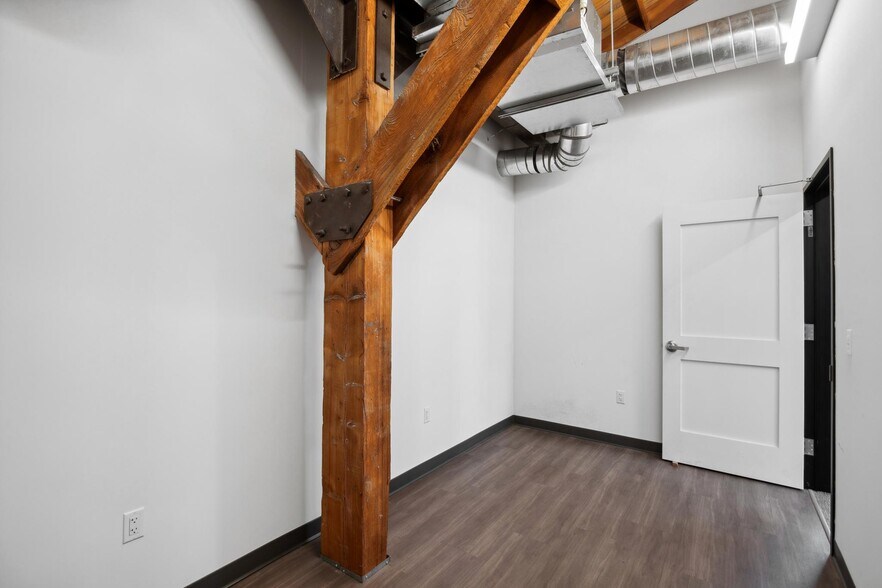 More Photos Of 1000 Calcot Pl, Oakland Warehouse For Sale
