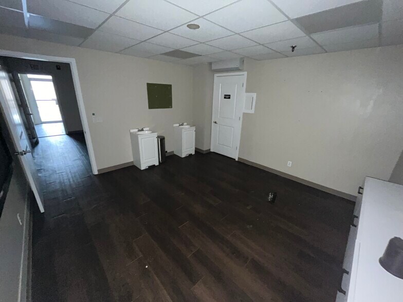 More Photos Of 62 Washington St, Middletown Office For Lease