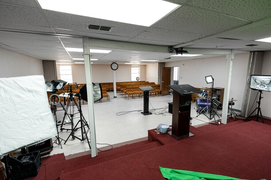 More Photos Of 900 Natchez Ave, Pasadena Schools For Sale