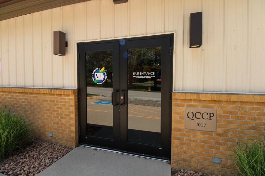 More Photos Of 100 E 3rd St, Galva Office For Sale