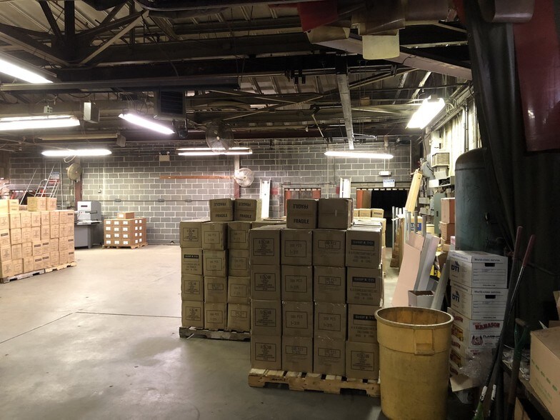 More Photos Of 100 Beecher Ave, Cheltenham Warehouse For Lease