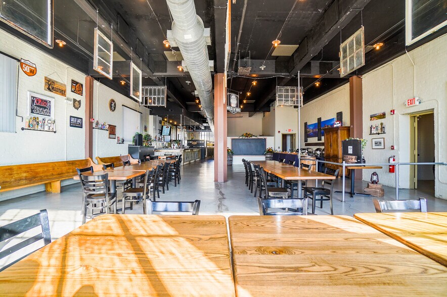 More Photos Of 135 E 2nd St, Dayton Storefront For Sale