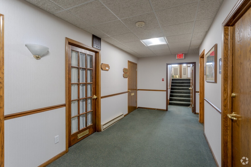 More Photos Of 11520 N Port Washington Rd, Mequon Office For Lease